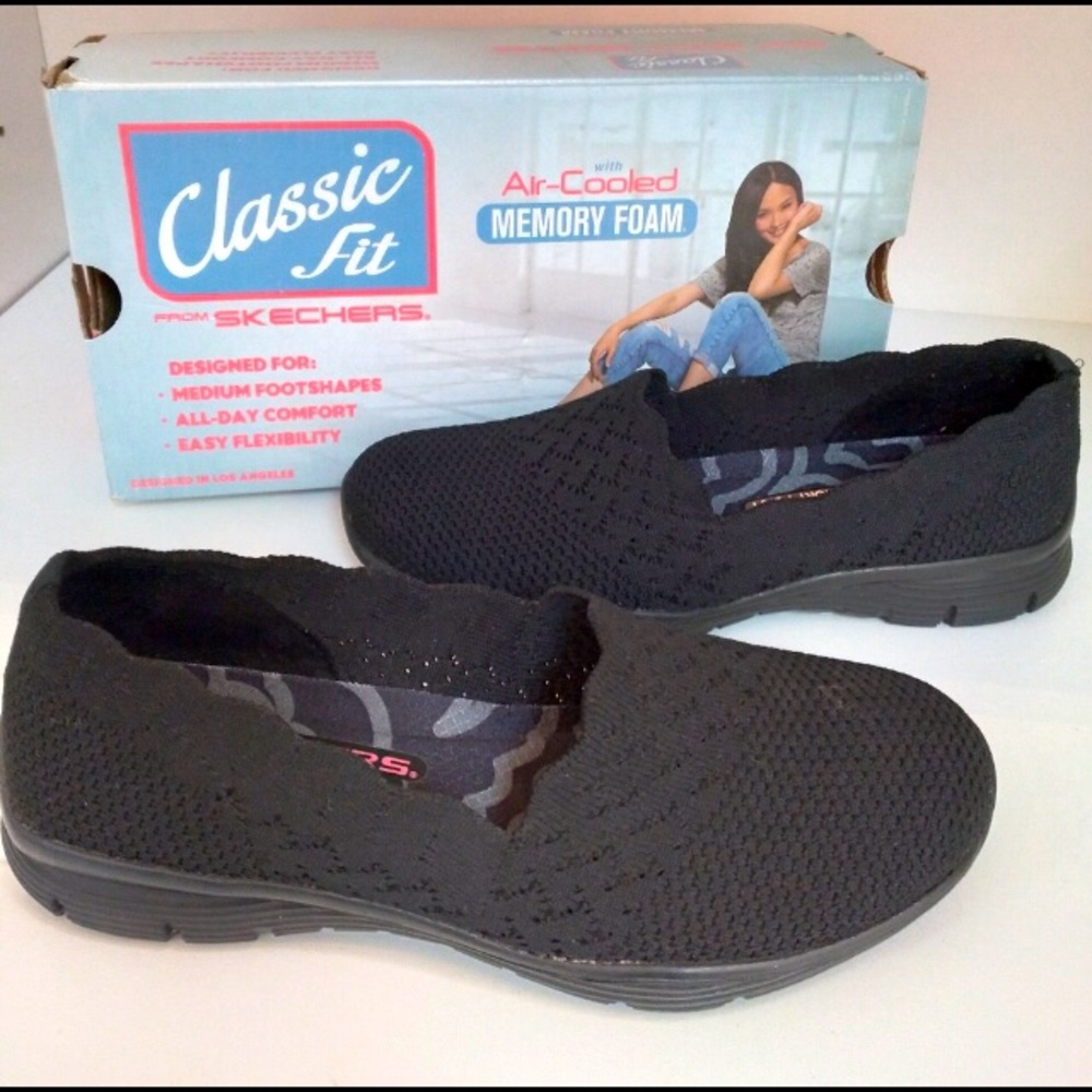 NWT Skechers Black Scalloped slip on